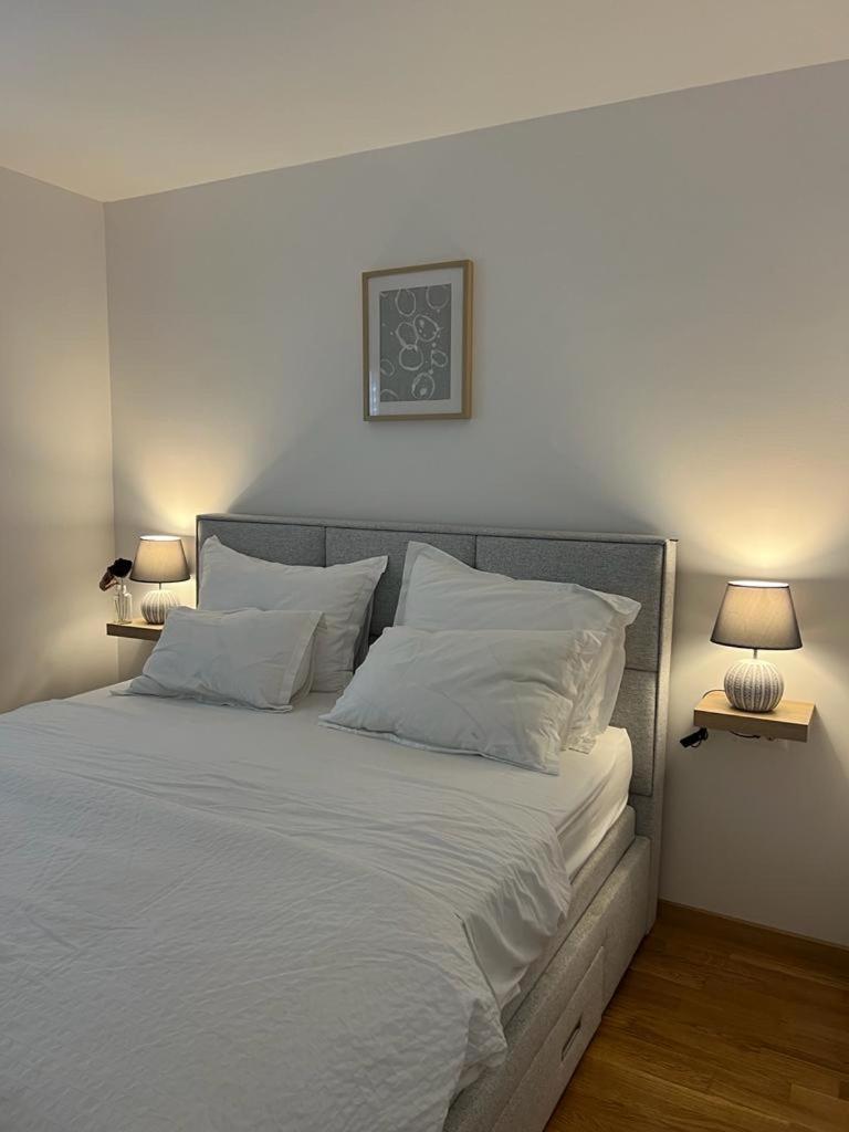Aaa Seaview -